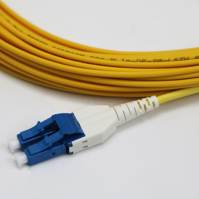 LC 유니부트 지프 코드 싱글모드 G657.A1 벡드 인센시티브 듀플렉스 2mm LSZH 낮은 손실 0.15dB 섬유 패치 코드