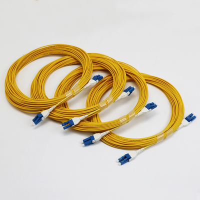 케이블 길이는 1M LC 유니부트 듀플렉스 싱글모드 G657.A1 굽기 민감성 Zip 듀플렉스 2mm LSZH 낮은 손실 0.15dB 섬유 패치 코드