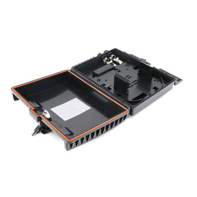 벽은 광섬유 배전상자를 탑재했습니다