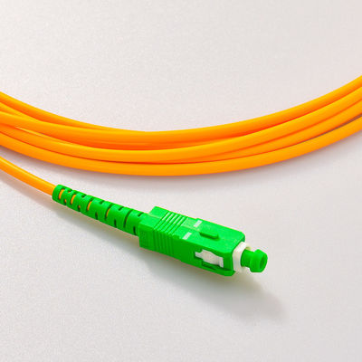 LC / APC 0.9 밀리미터 광섬유 파이가틸 점퍼 단일모드는 PVC 광섬유 땋아 늘인 머리를 네트워킹합니다